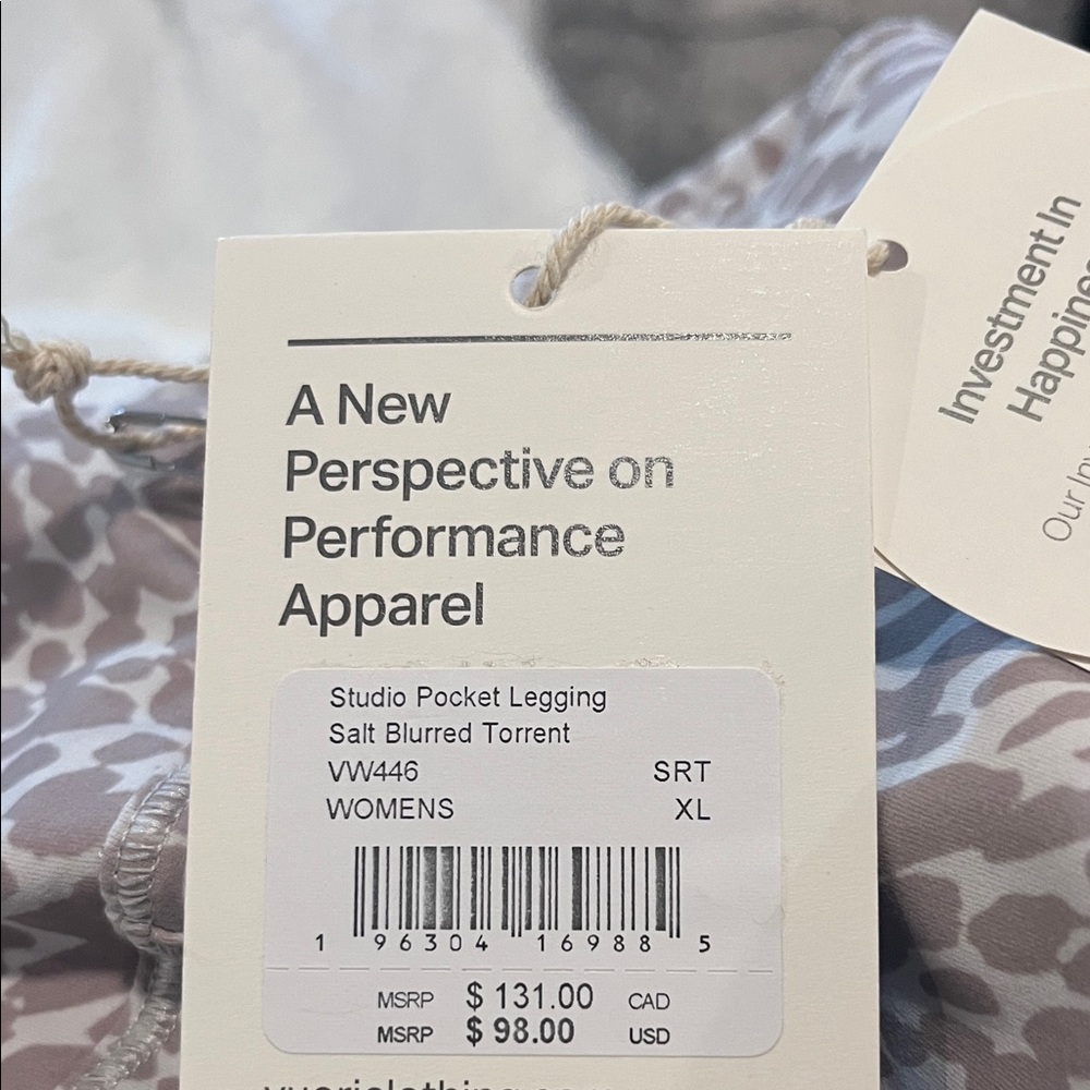 Vuori Women's Light Gray Patterned Leggings - Picture 6 of 6